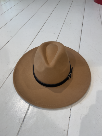 chapeau liv rocks