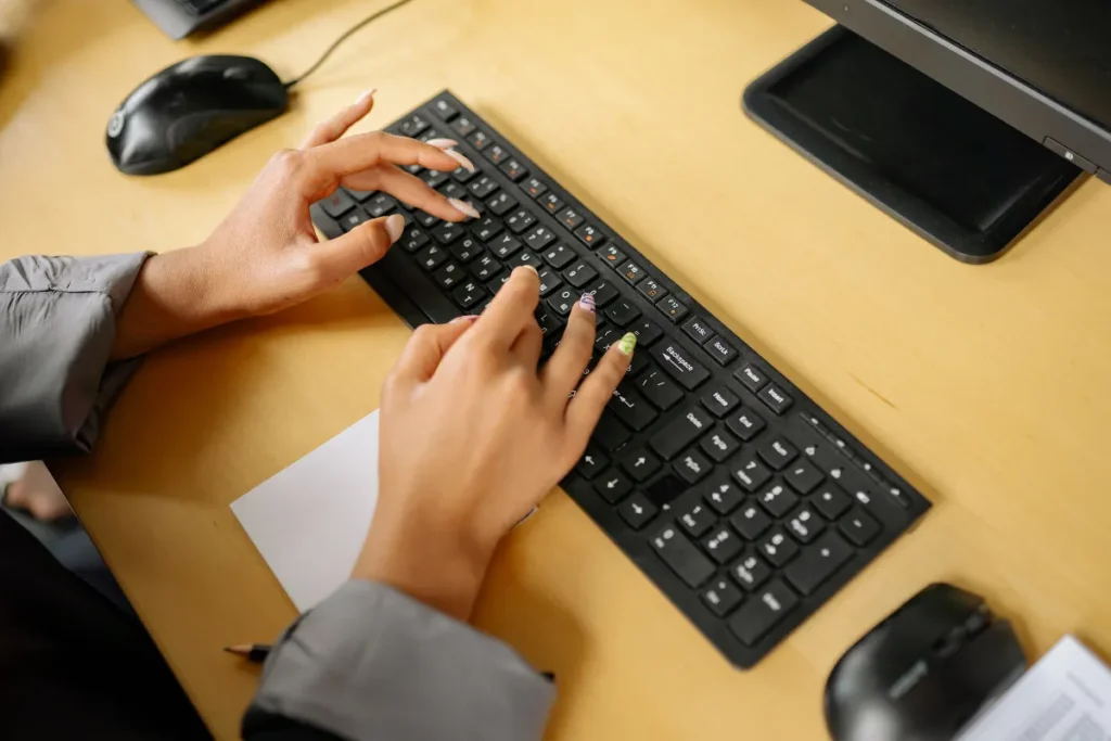 Comment savoir si mon correspondant est à l'étranger